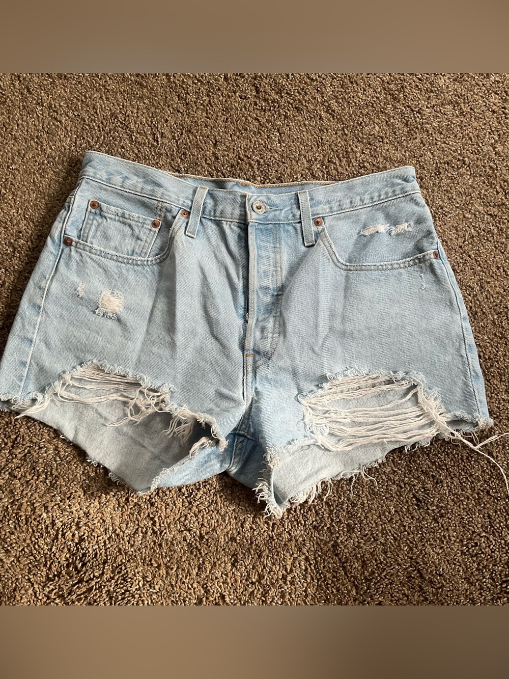 Levi’s 501 Button Fly Ripped Jean Shorts 31